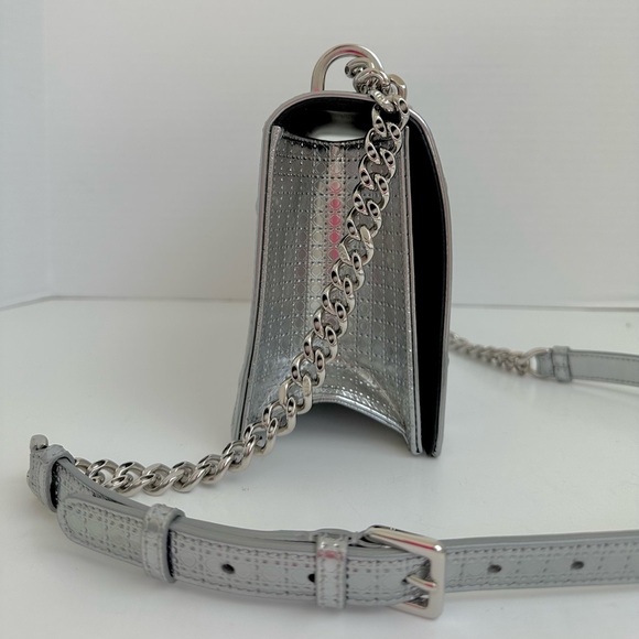 Christian Dior Diorama Silver Flap Shoulder Bag - Picture 6 of 16